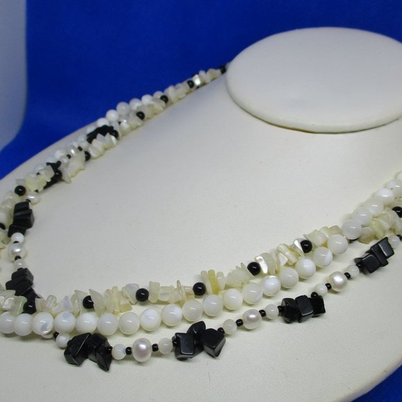 925 STERLING SILVER GENUINE Onyx Pearls M O P Triple 3 Strand Necklace - Picture 4 of 9